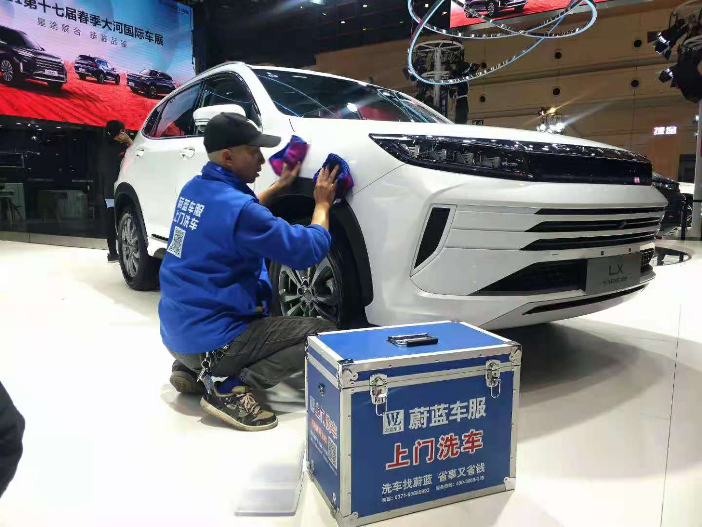 上门洗车,打蜡新优势-蔚蓝车服告诉你汽车为什么要打蜡！